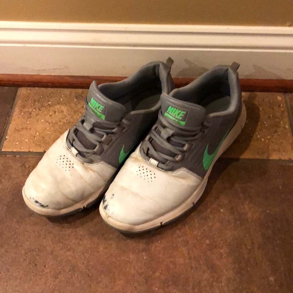 Nike Explorer CTRL Golf Shoe size 8 spike less